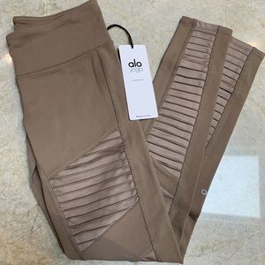 NWT ALO Moto Leggings size Small